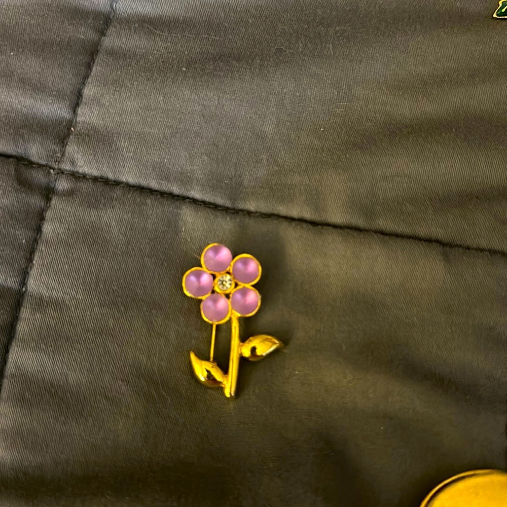 Vintage 50s enamel purple flower brooch